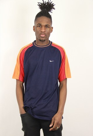 VINTAGE NIKE TSHIRT