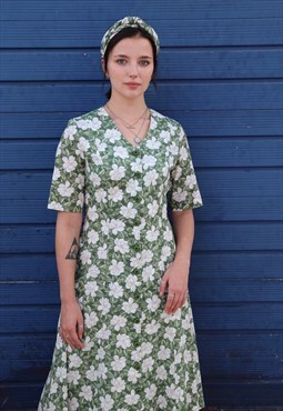 Vintage 1950s Green Flower Floral Print Dress Cottagecore