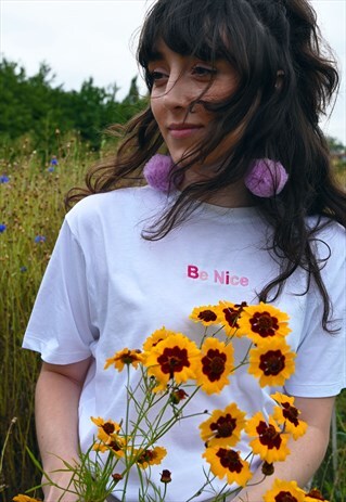 BE NICE EMBROIDERED WHITE T-SHIRT