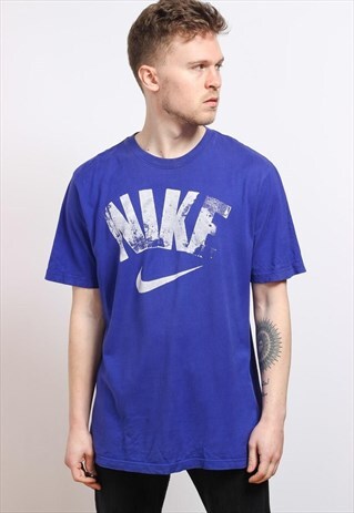 VINTAGE NIKE T-SHIRT
