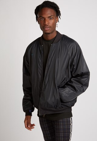 VINTAGE BLACK CHAMPION JACKET