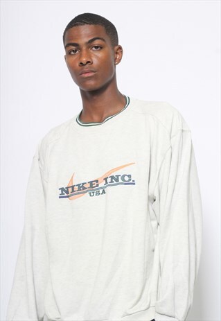VINTAGE NIKE SWEATSHIRT