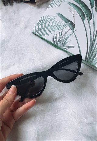 CAT EYE SUNGLASSES, BLACK
