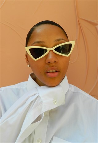 CREAM CAT EYE TRIANGLE SUNGLASSES