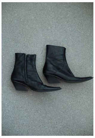 VINTAGE 80'S BLACK LEATHER WESTERN STYLE ANKLE BOOTS