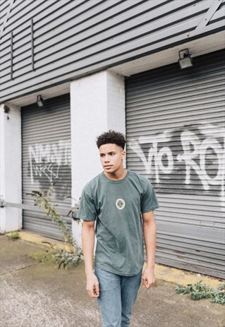 ESSENTIALS VINTAGE TEE - FOREST GREEN