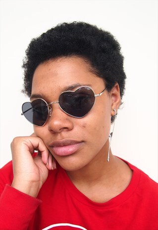 BLACK LENS HEART SUNGLASSES