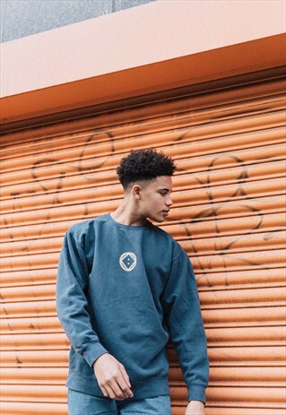 ESSENTIALS VINTAGE SWEATER - WASHED NAVY