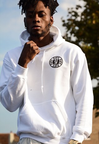 STAMP GRAPHIC LOGO HOODIE IN WHITE.