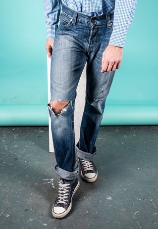 VINTAGE LEVI'S JEANS IN BLUE DENIM WITH RIPS