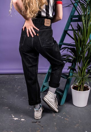 VINTAGE LEVI'S 615 BLACK PAINT MOM JEANS