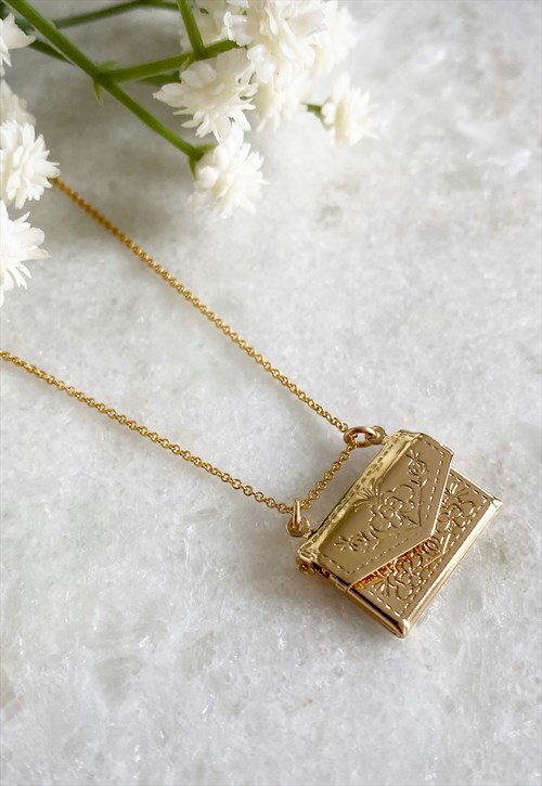 Floria Envelope Locket