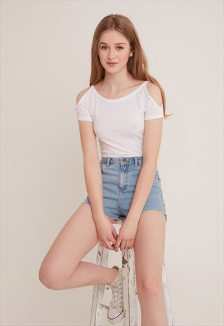 T-SHIRT WITH CUT OUT - WHITE