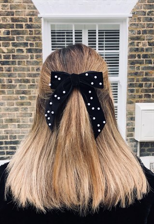 VELVET AND PEARL BOW HAIR CLIP