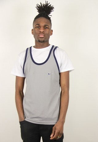 VINTAGE NIKE VEST