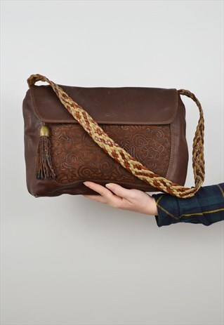 SLOUCH MESSENGER BAG