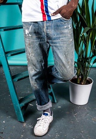 VINTAGE LEVI'S 501 JEANS IN BLUE WITH PAINT MARKS