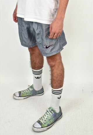 MEN'S VINTAGE 90'S NIKE SILVER SHORTS