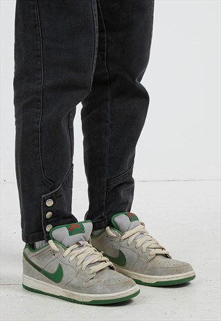 VINTAGE GREY GREEN NIKE TRAINERS