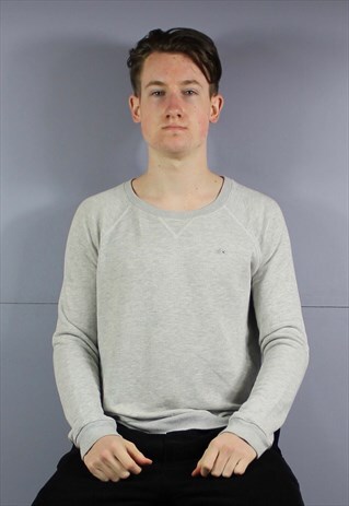 VINTAGE LACOSTE SWEATSHIRT IN GREY WITH EMBROIDERED LOGO. SI