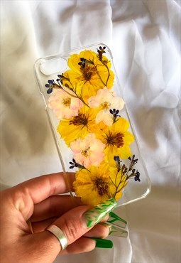 NEW IN - iPhone 7/8/SE2 Real Flowers Case/ Handmade Cover