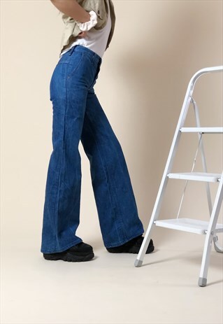 VINTAGE WRANGLER DENIM FLARES. RAVE GIRL STYLE.