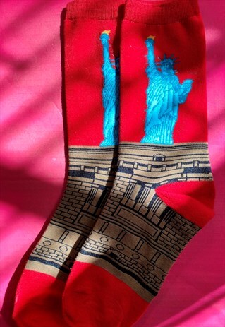 VINTAGE INSPIRED SOCKS WITH STATUE OF LIBERTY IN RED BLUE