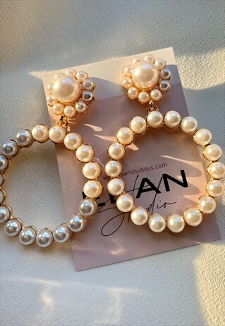 ROUND PEARL HOOPS