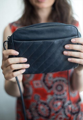 VINTAGE 80'S NAVY LEATHER BAG