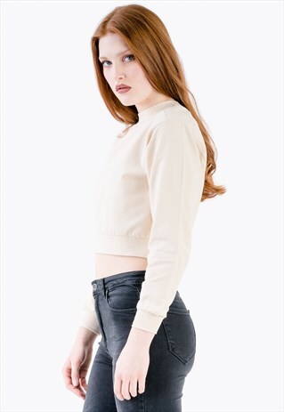 SEAMLESS SHOULDER DETAILED CROP TOP IN CREAM