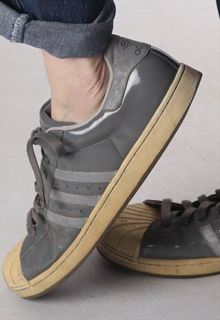 ADIDAS SHELL TOE SUPERSTARS TRAINERS UK 15, US 16 (F1L)