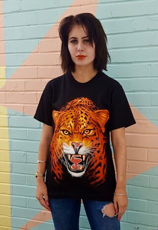 BLACK T SHIRT TOP WITH SNARLING LEOPARD PRINT