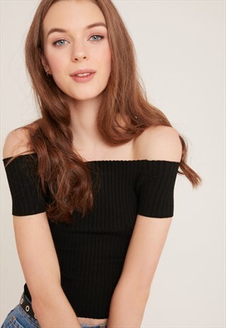 OFF THE SHOULDER TOP