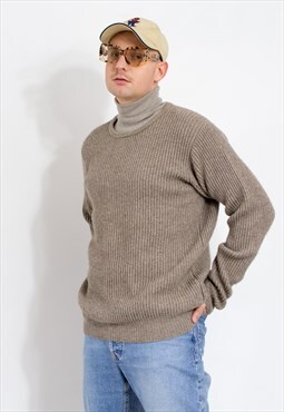 Vintage minimalist wool sweater in beige jumper