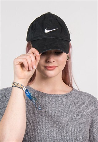 VINTAGE BLACK NIKE CAP