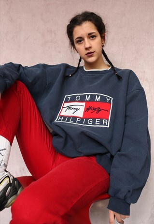 VINTAGE TOMMY HILFIGER BIG LOGO SWEATSHIRT