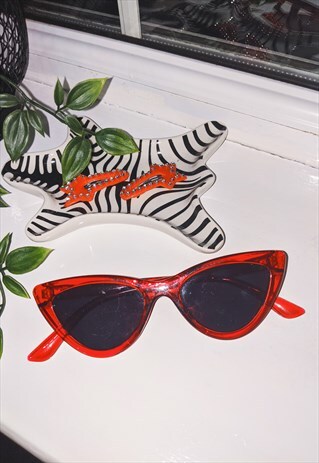 SUNGLASSES MODERN CAT EYE TRANSPARENT RED FRAME UNISEX