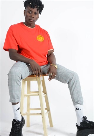 GRAPHIC STAMP LOGO T-SHIRT IN RED.