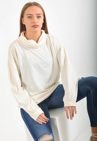 VINTAGE TURTLE NECK JUMPER IN WHITE
