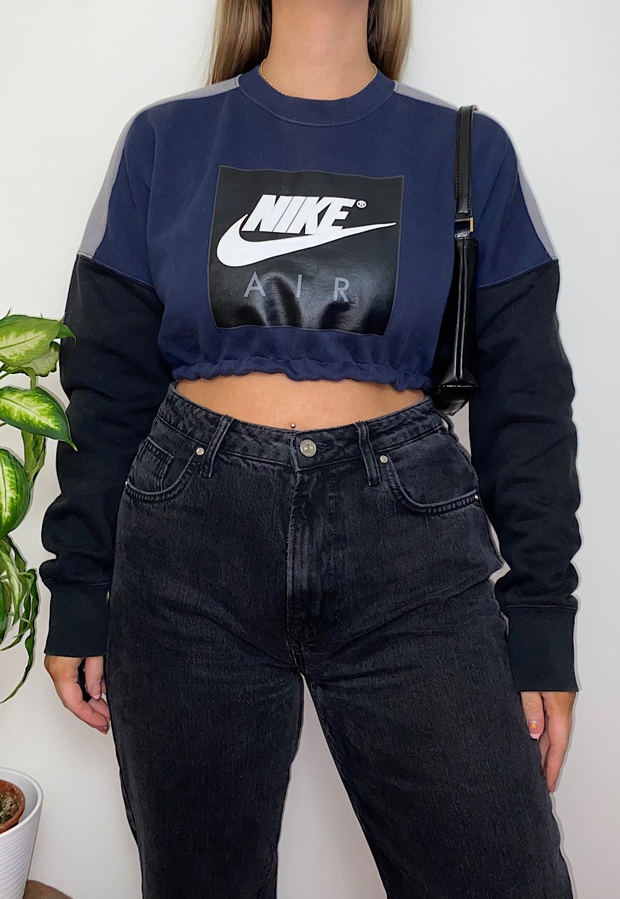 nike black cropped jumper