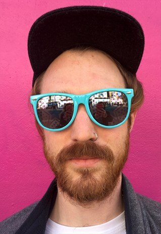 VINTAGE WAYFARER SUNGLASSES WITH STAR PRINT MIRROR LENS