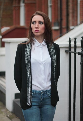 JACKET WITH PINS