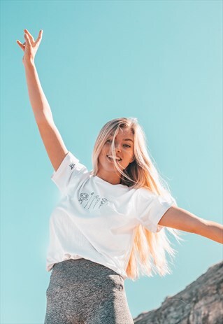 ORGANIC UNISEX T-SHIRT IN WHITE WITH FLORAL EMBROIDERY