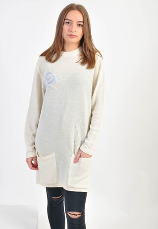 VINTAGE KNITWEAR LONG JUMPER IN WHITE