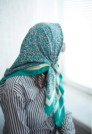 VINTAGE 80'S GREEN PATTERNED SCARF