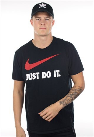 VINTAGE NIKE T SHIRT