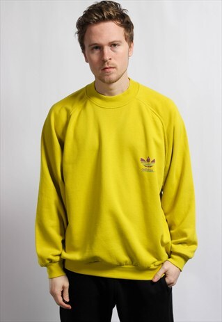 VINTAGE ADIDAS SWEATSHIRT
