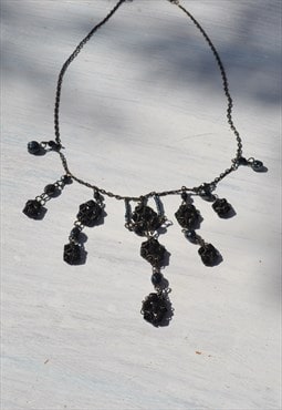 Deadstock opalescence black glass beaded chain necklace.