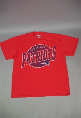 VINTAGE NFL PATRIOTS GRAPHIC T-SHIRT IN RED