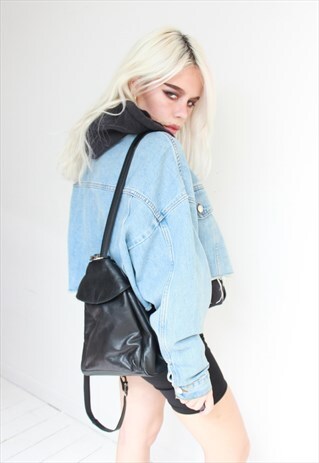 VINTAGE 90S Y2K BLACK LEATHER TRIANGLE RUCKSACK